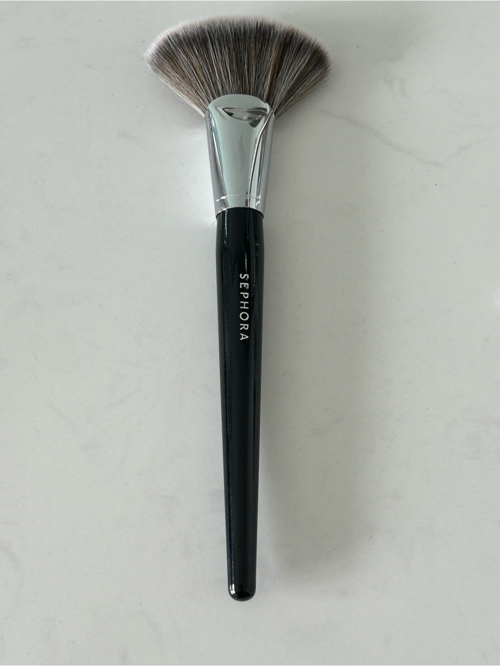 Sephora 54 Fan Brush in Black and Silver